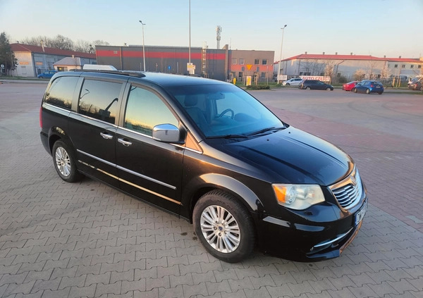 Lancia Voyager cena 45900 przebieg: 235000, rok produkcji 2011 z Wrocław małe 67